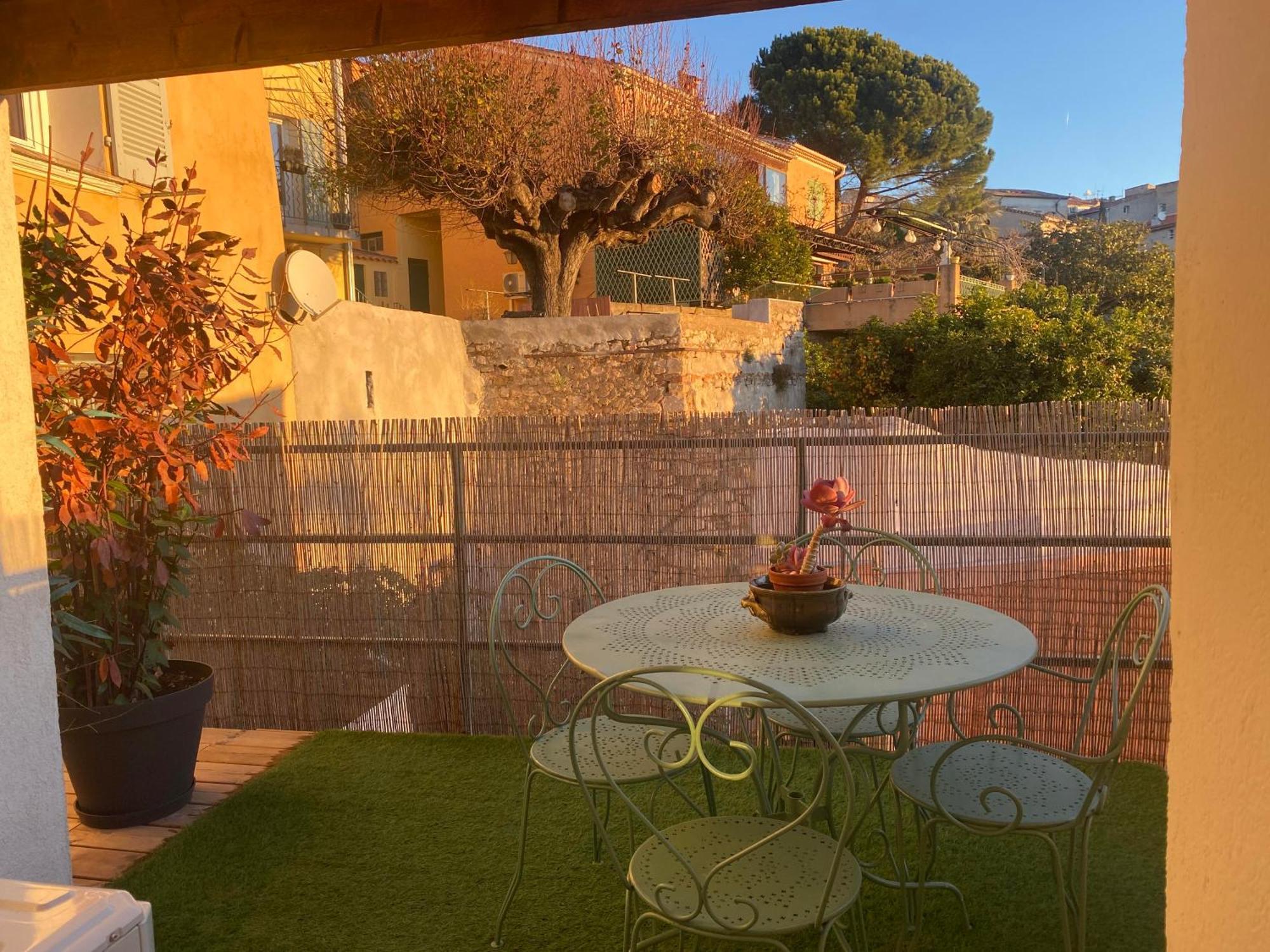 Spacieux Duplex, Vue Mer Et Belle Terrasse Hyères المظهر الخارجي الصورة